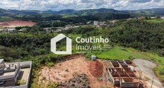 CI 490 - Lote plano de 360 m² com acesso asfaltado e a apenas 5 min do Centro